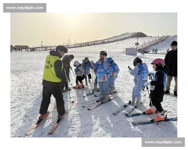 冰雪激情点燃梦想青少年体育冬令营成长之旅全面提升体能与团队精神